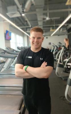 Инструктор тренажерного зала Глазков  Виталий