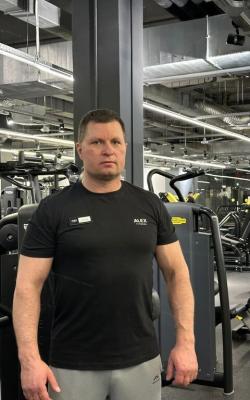 Инструктор тренажерного зала Досейкин Сергей